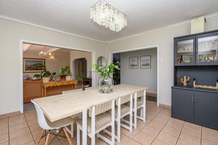 To Let 5 Bedroom Property for Rent in Summerstrand Eastern Cape